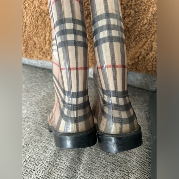 BURBERRY NOVA CHECK RUBBER RAIN BOOTS WOMEN SIZE 8.5/ 39 - Picture 6 of 8